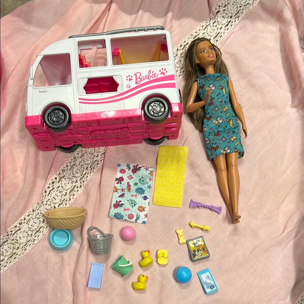 Barbie Deluxe Pet Camper accessories Barbie doll in dog cat dress-PRICE FIRM!